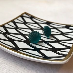 Cute Seashell Earrings 🌊